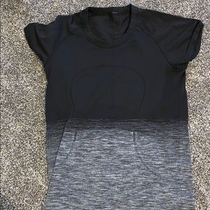 Short sleeve athletic t shirt